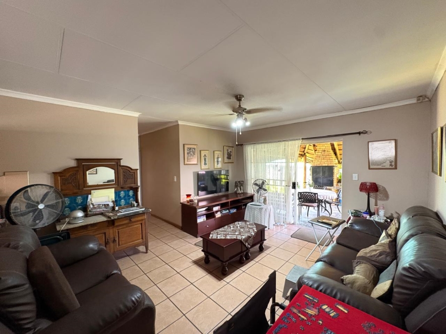 3 Bedroom Property for Sale in Protea Park North West